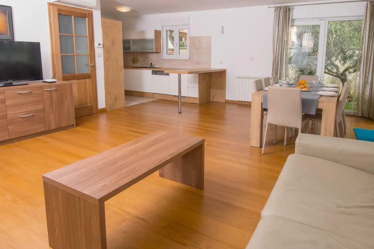 פולה Deluxe Apartment With Private Pool - 100M From The Sea קרואטיה